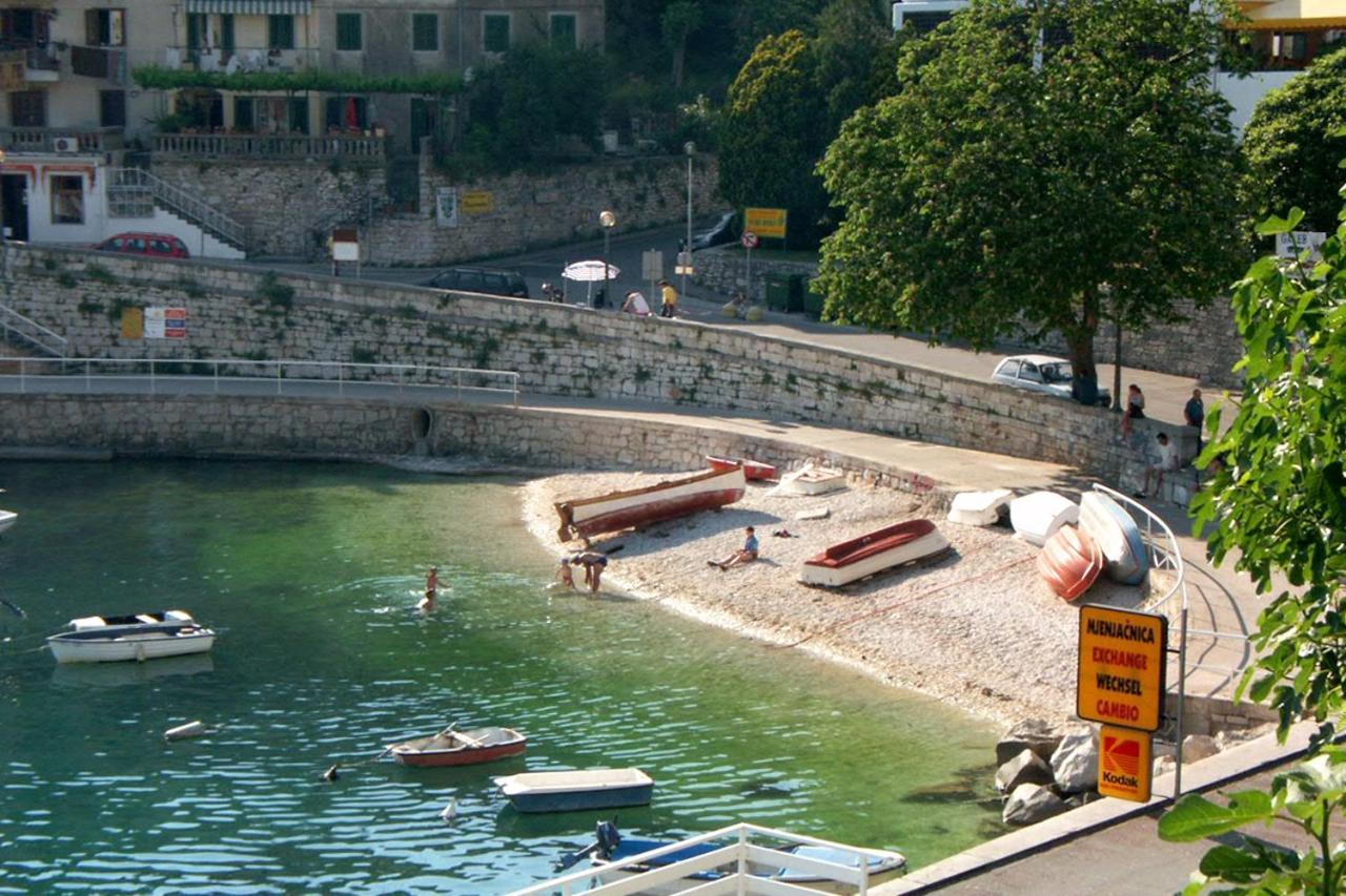 Apartments With A Parking Space Rabac, Labin - 2340 Eksteriør billede