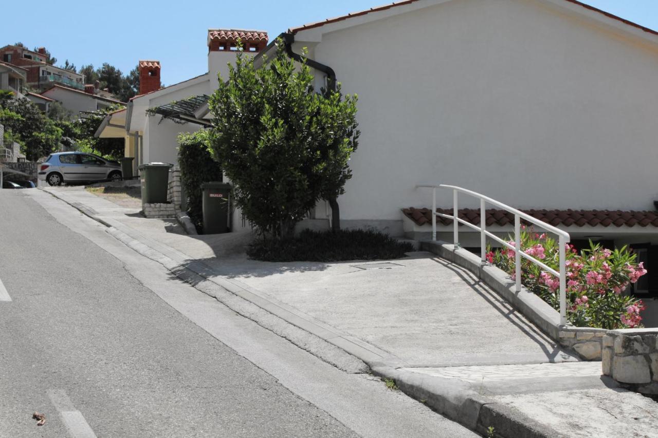 Apartments With A Parking Space Rabac, Labin - 2340 Eksteriør billede